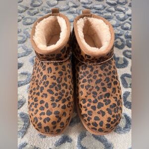 UGG Boot Mini Short Leopard Print